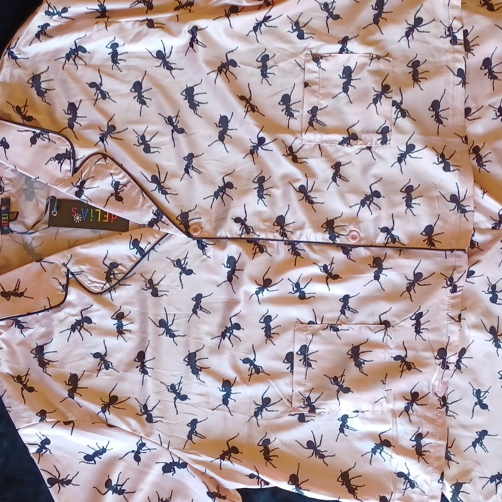 DOLLSKILL 2x Pink satin lounge set with black ants all over.Top/Shorts - Picture 1 of 13